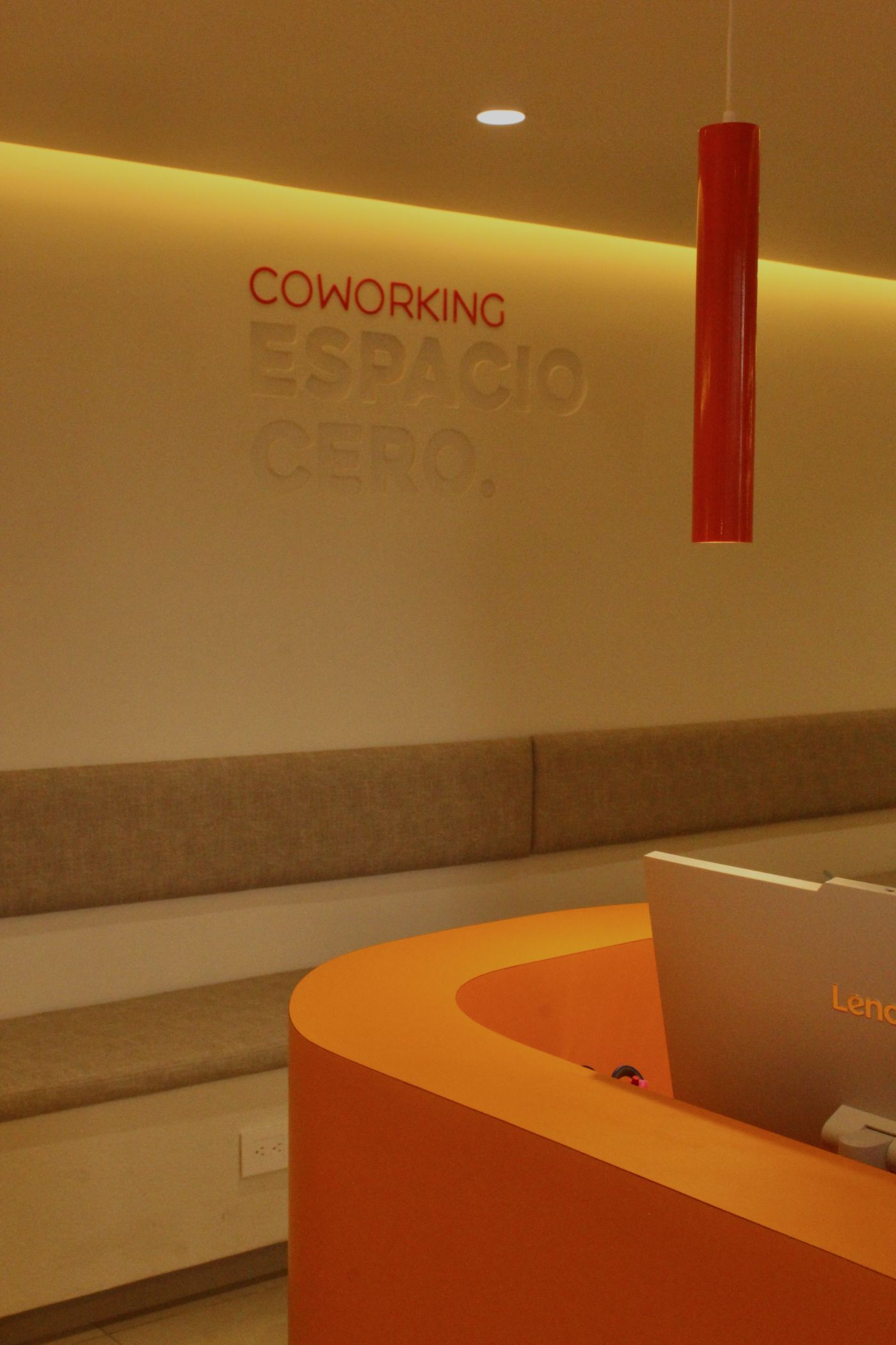 Recepción de Espacio Cero Coworking en Bucaramanga